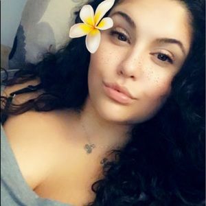 Meet your Posher, Alexandra